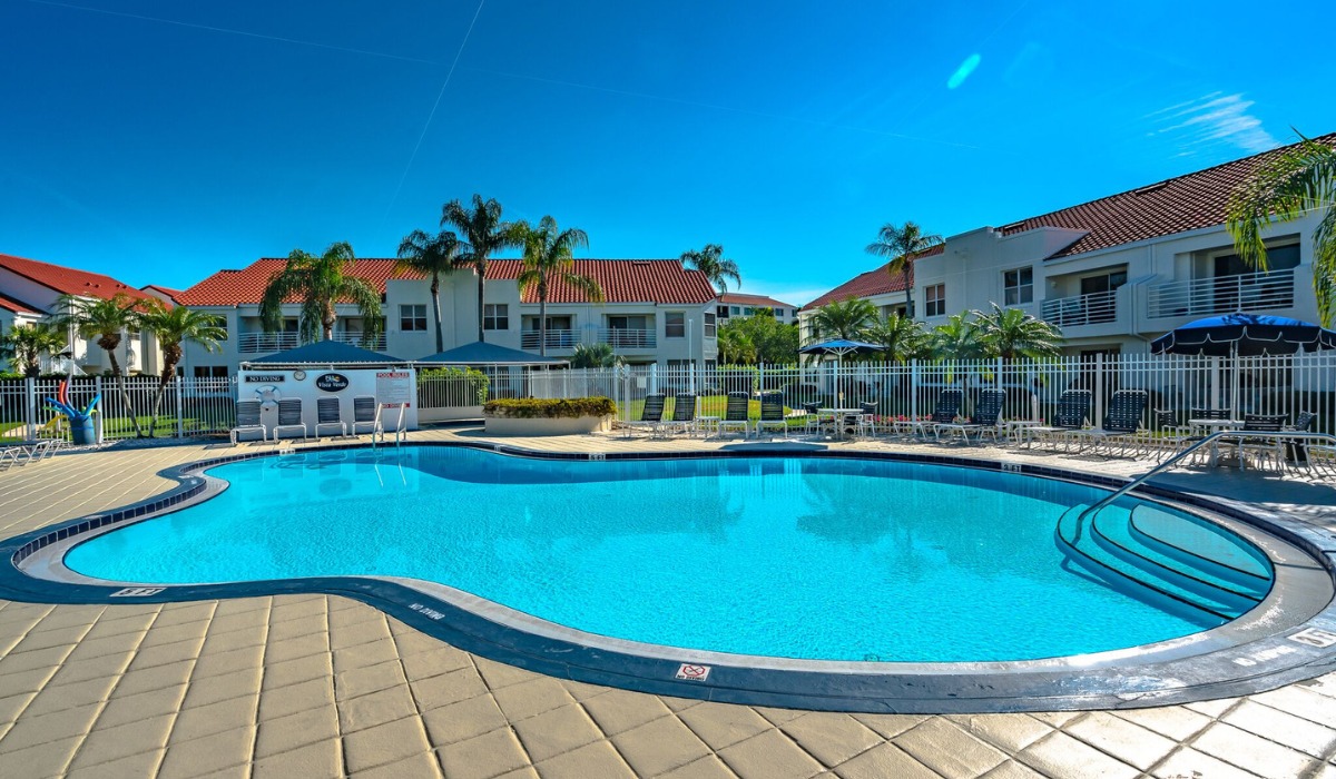 a large, curved swimming pool